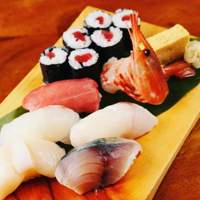 寿司も絶品！日本酒の種類も豊富！！品川で飲むなら跳魚へ(^ …