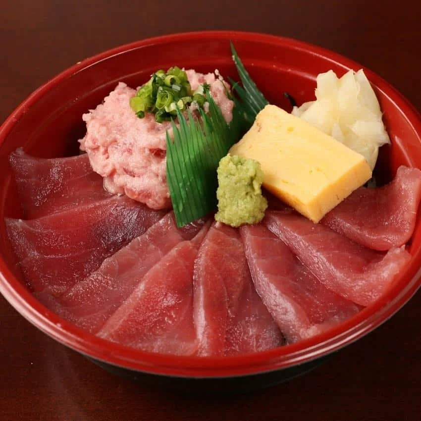 マグロ尽くし!!まぐろ丼の上にねぎとろも乗っけた鮪好き必見メ…